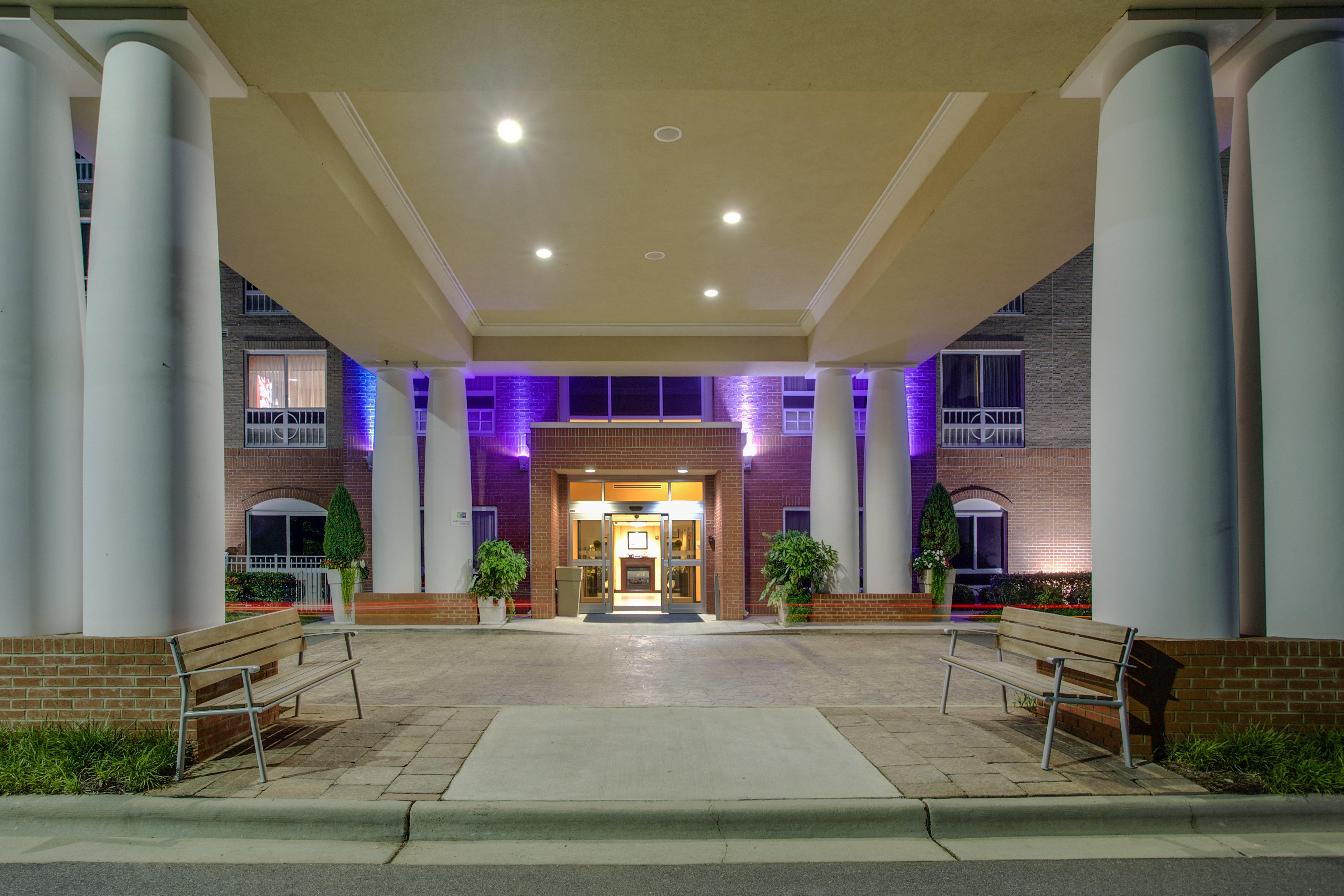 Holiday Inn Express Hotel Raleigh Southwest By Ihg Exterior photo
