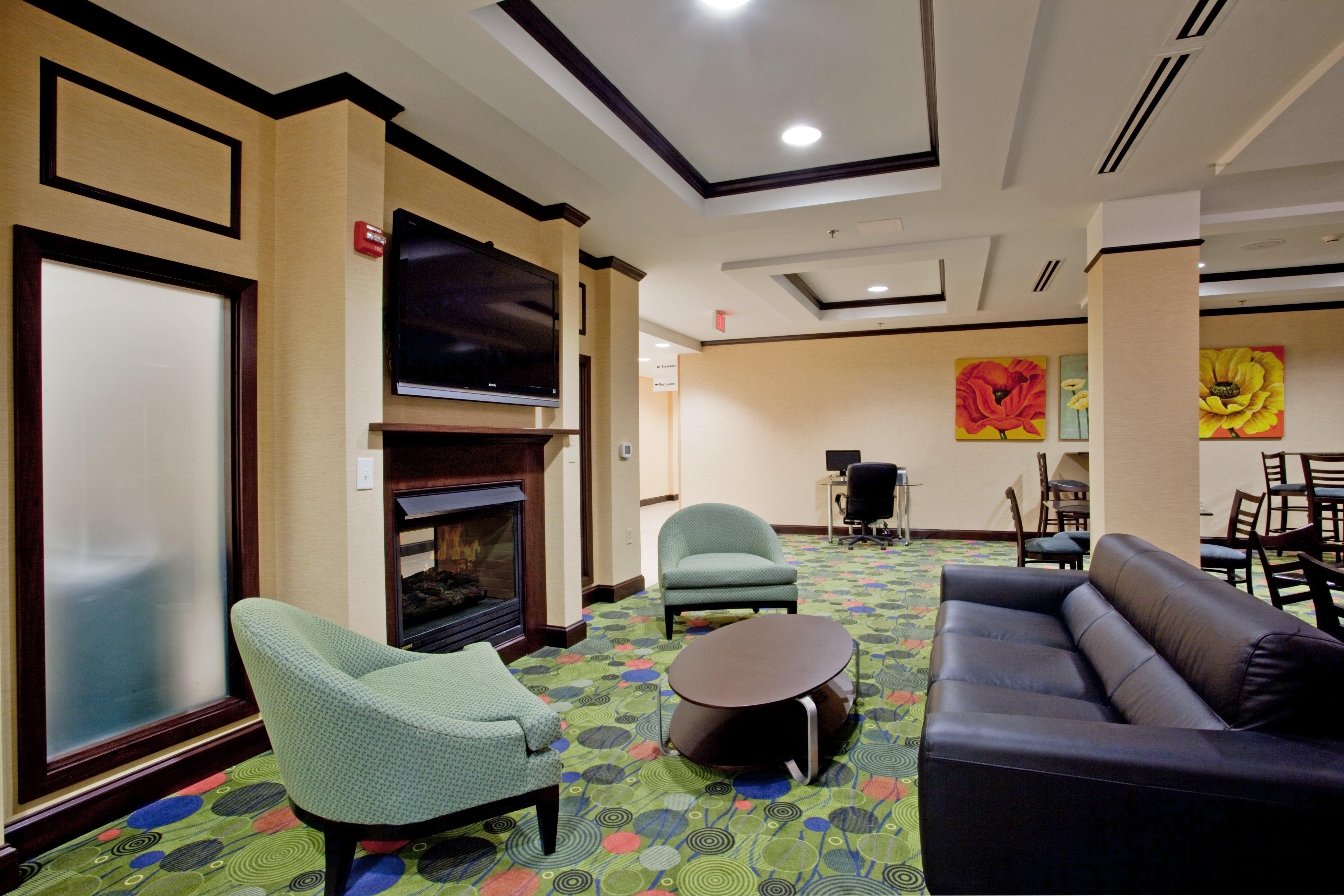 Holiday Inn Express Hotel Raleigh Southwest By Ihg Exterior photo