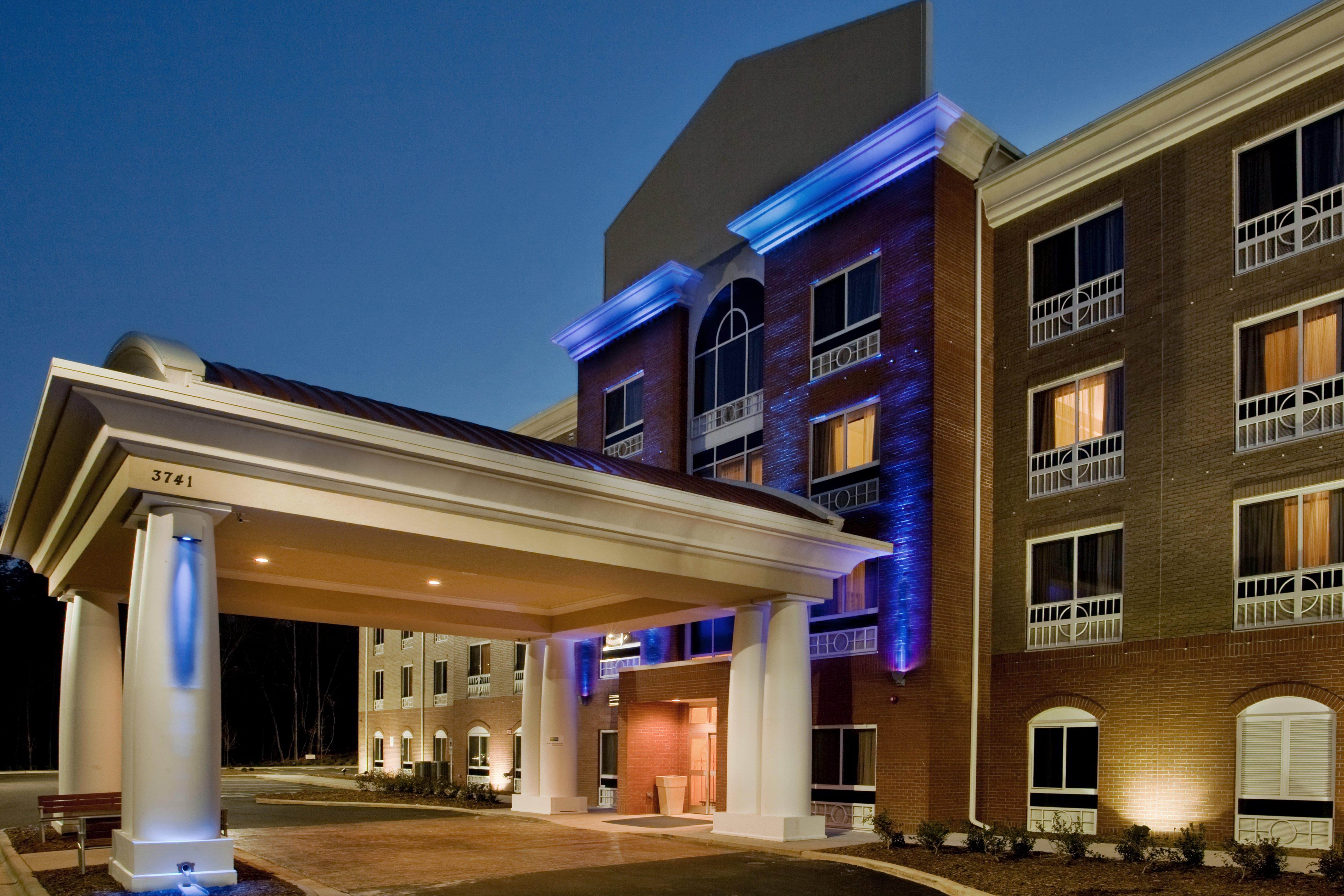 Holiday Inn Express Hotel Raleigh Southwest By Ihg Exterior photo