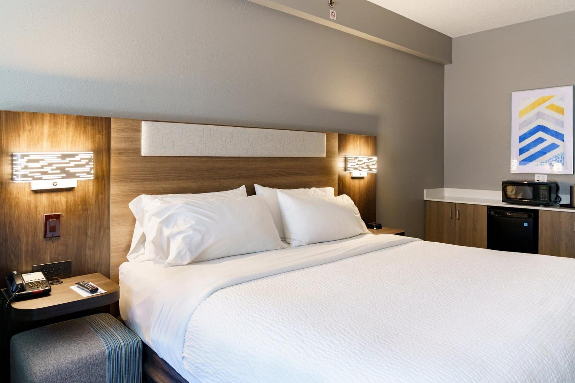 Holiday Inn Express Hotel Raleigh Southwest By Ihg Exterior photo