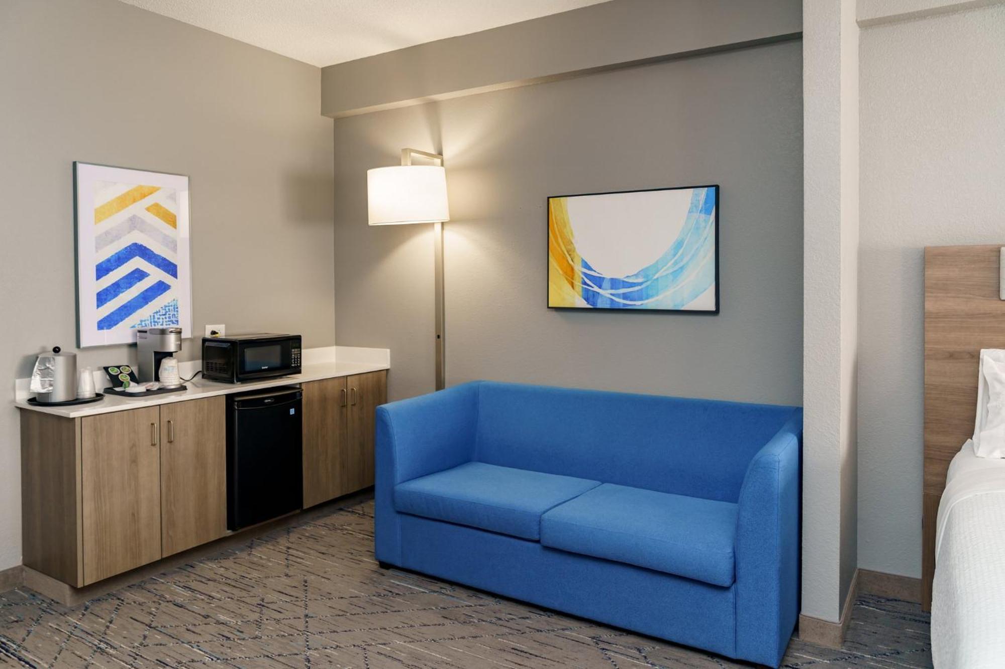 Holiday Inn Express Hotel Raleigh Southwest By Ihg Exterior photo